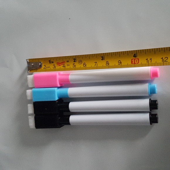 2/15$ NEW 4 pcs Erasable Magnetic Markers for White Boards (Small) - Picture 6 of 7